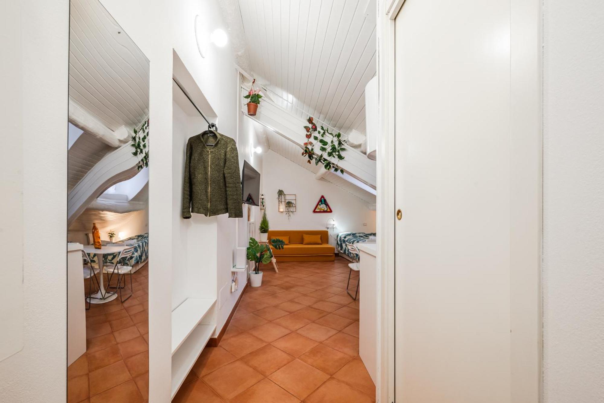 The White Jungle - San Babila Attic Apartment Milan Exterior photo