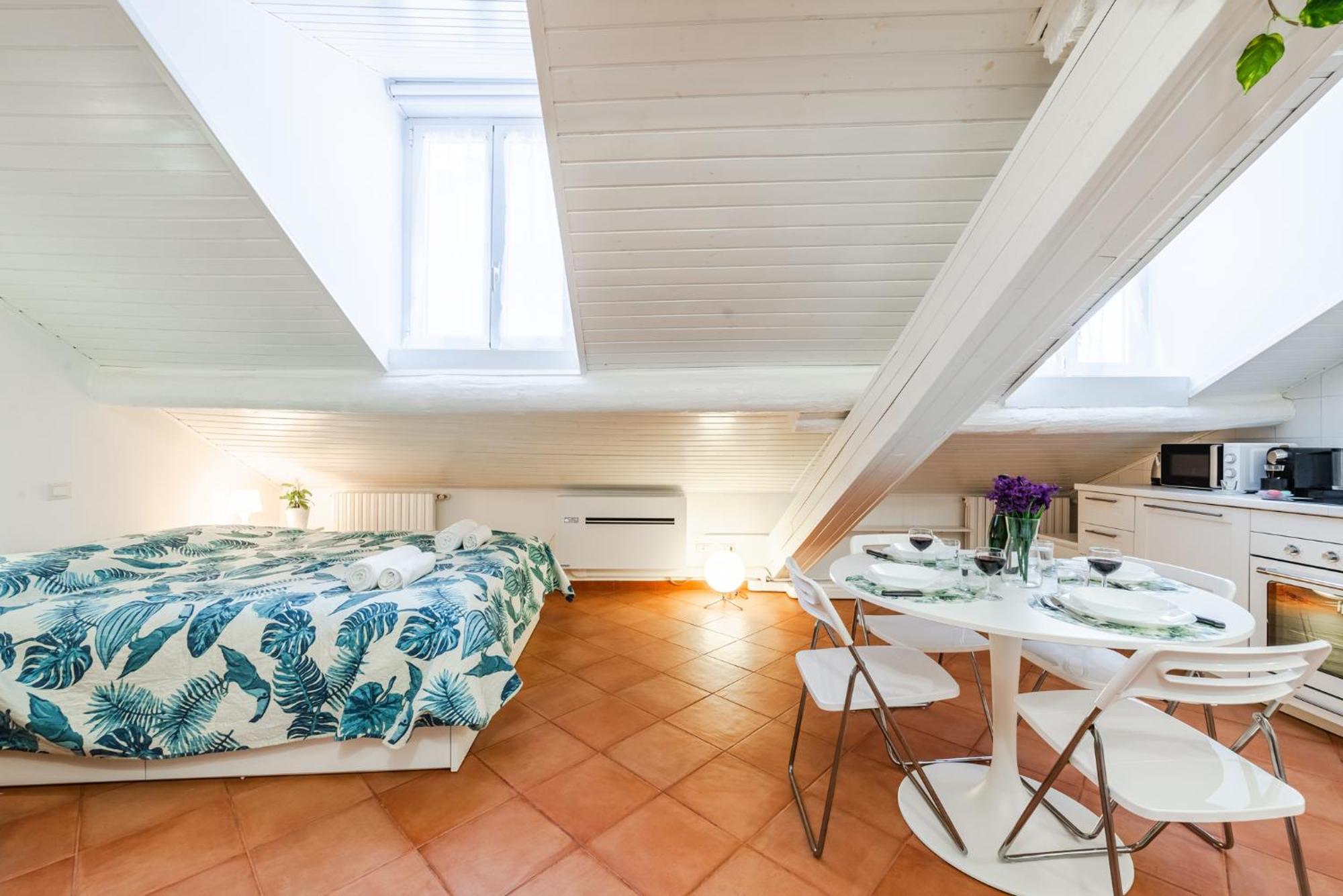 The White Jungle - San Babila Attic Apartment Milan Exterior photo